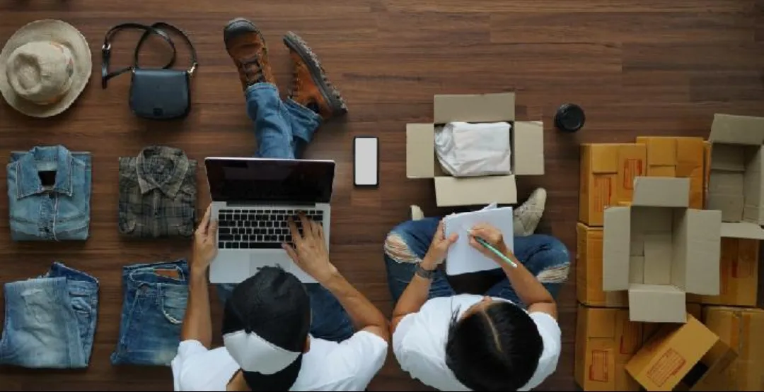 Packing and shipping services - DHL Service Point Partner,DHL Service Point Partner,- Freight shipping solutions,Secure packaging for fragile items